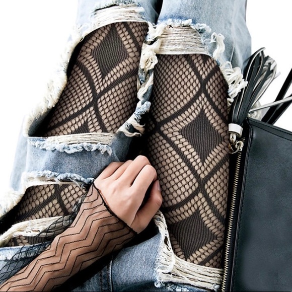 Sheer Black Sexy Fishnet Pantyhose/Tights - Picture 3 of 3